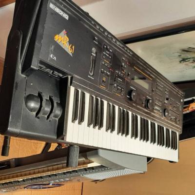 Schlagzeug, E-Bass, Keyboard und Mischpult zu verkaufen - thumb