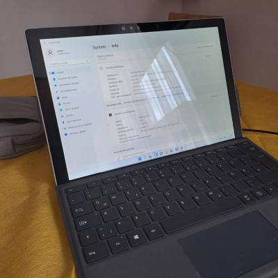 Verkaufe unbenutzes Microsoft Surface Pro mit Zubehör - thumb