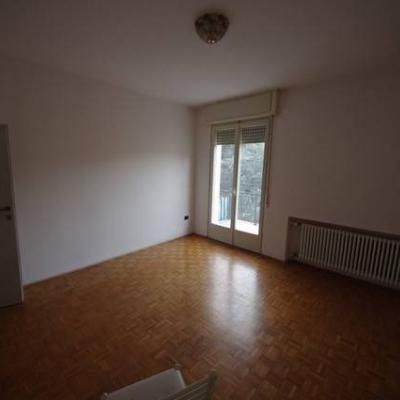 Letzter Stock, Bozen Kristkönigsplatz, ca.65m2 mit Terasse ab April 24 - thumb