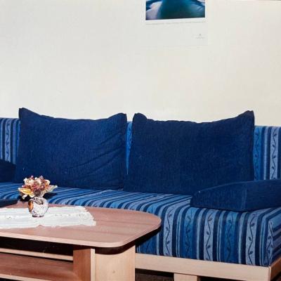 Couch und Couchtisch zu verkaufen - thumb