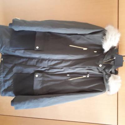 Warme Winterjacke anzugeben - thumb