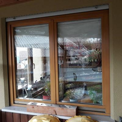 Mehrere Holzfenster und Balkontüren, - thumb