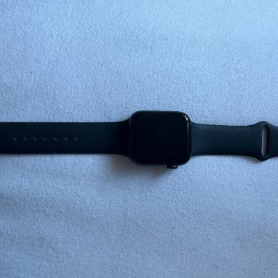 Apple Watch SE 44mm - thumb