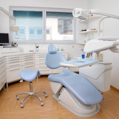 Zahnarztassistenz und Empfangsmitarbeiter/in - thumb