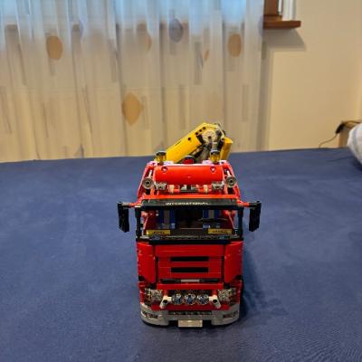 Lego Technic Truck mit Kran - thumb