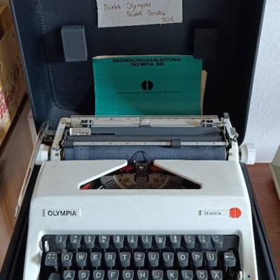 Schreibmaschine Olympia an Selbstabholer in Lana - thumb