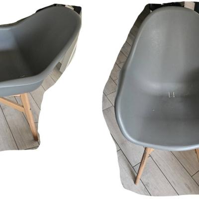 2  graue Stühle wegen nicht Gebrauch für 20€ zu verkaufen - thumb