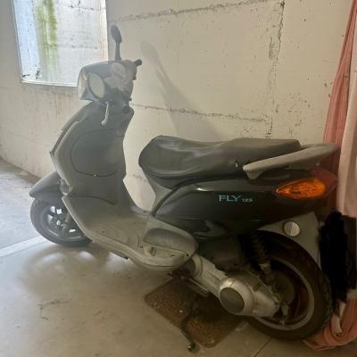 Scooter Piaggio Fly 125 - thumb