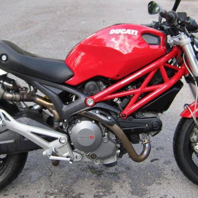 Ducati Monster 696 - thumb
