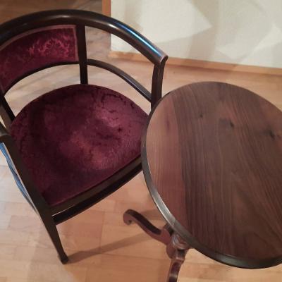 Sessel und Tisch im Biedermeier Stil - thumb