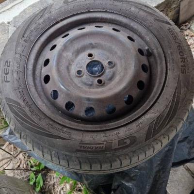 Felgen + reifen toyota 185/60R14 - thumb