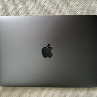 Apple Macbook - thumb