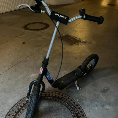 Roller mit Gummireifen - thumb