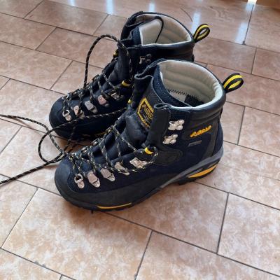 Bergschuhe - thumb