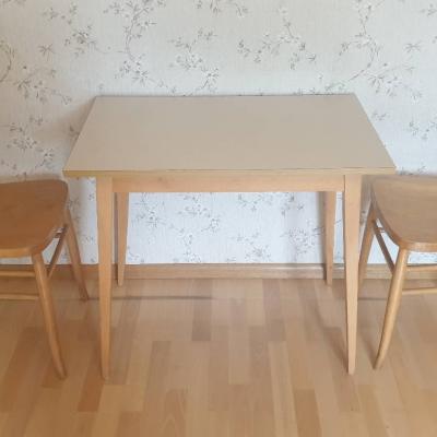 Buchenholz-Tisch und 2 Buchenholz-Stühle, Vintage 50er/60er - thumb