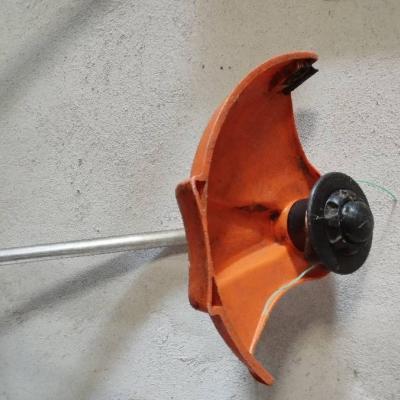 Elektrischen Fadenmäher-Rasenmäher Marke: STIHL mit Kabel - thumb