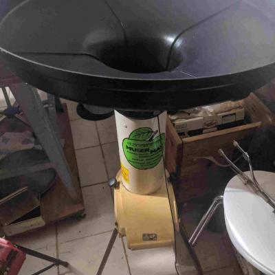 Äpfel Trauben Presse, Kernobst Zerkleinerer, Weinfass Inox 300 Liter - thumb
