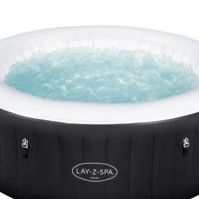 Whirlpool Best Way für 4. Personen neuwertig zu verkaufen - thumb