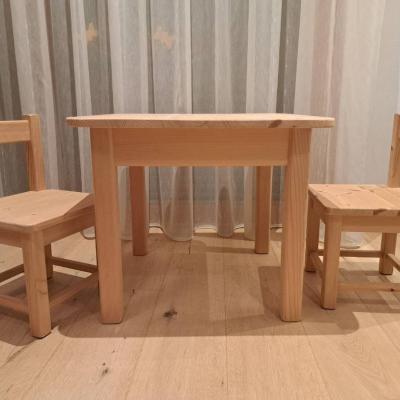 Holztisch mit 2 Stühlen - thumb