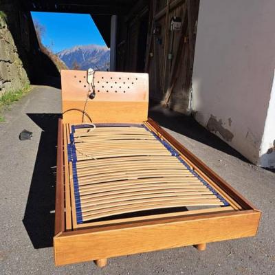 Pflegebett elektrisch verstellbarem Lattenrost / Lettli Tyroflex Holz - thumb