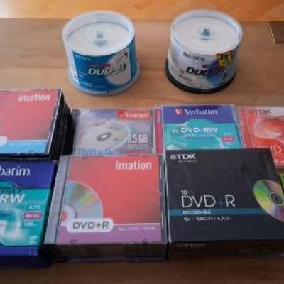 CDs,DVDs, zu verschenken - thumb
