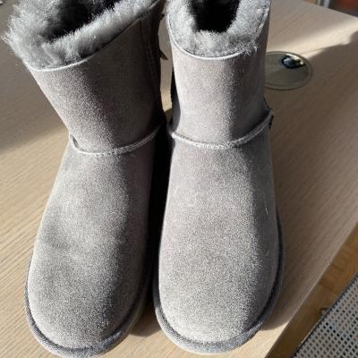 UGG Boots nagelneu - thumb