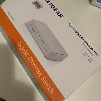 Netgear 5-Port Gigabit Ethernet Switch Neu - thumb