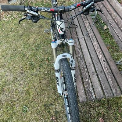 Merida Mountainbike aus Carbon - thumb