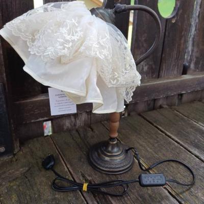 Gußeisrene Lampe mit Spitzenhut neu - thumb