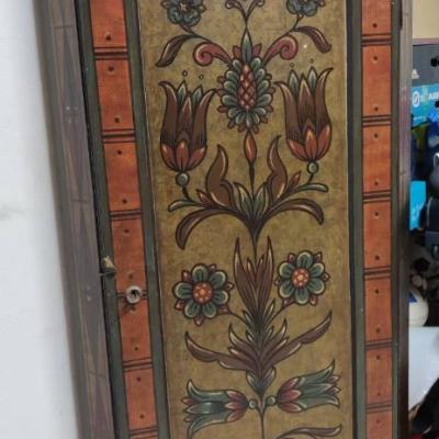 Alter, bemalter Eck-Schrank - thumb
