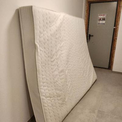 Matratze 160cm zu verschenken - thumb