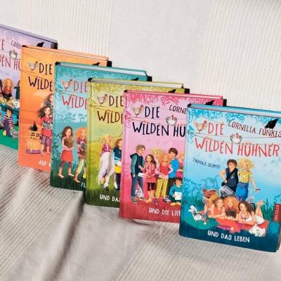 Die komplette Reihe "Die wilden Hühner" wie neu - thumb