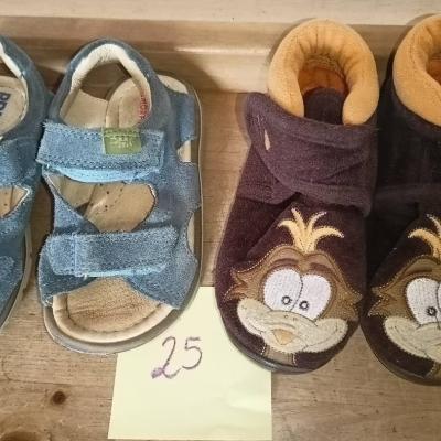 Kinderschuhe zu verschenken Größe 20-25 - thumb