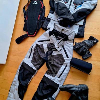 Motorradbekleidung neuwertig M - thumb