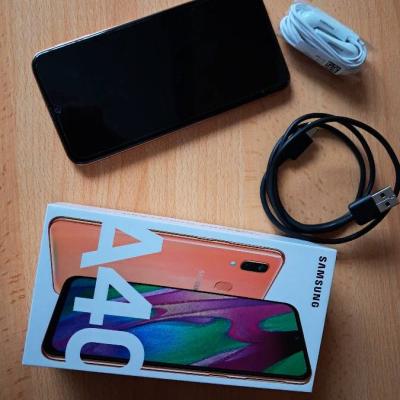 Handy Samsung A 40 - thumb