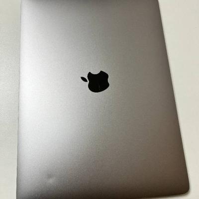 Apple MacBook Pro 13" (M1, 256 GB SSD, 8 GB RAM) Mit Gebrauchspuren - thumb