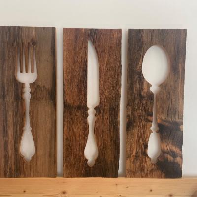 Wanddekoration "Besteck" aus Altholz - thumb