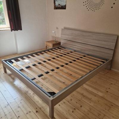 Bett mit Lattenrost - wie neu - thumb