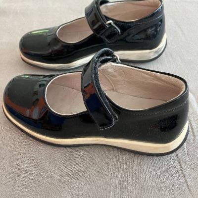 Lackschuhe für Mädchen - thumb