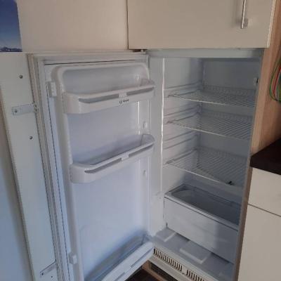 Einbaukühlschrank mit integriertem kühlfach - thumb