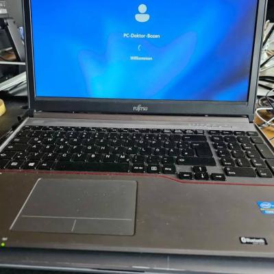 Laptop Fujitsu LifeBook - Intel i7 - 12GB Ram - 256GB SSD - Win 11 Pro - thumb