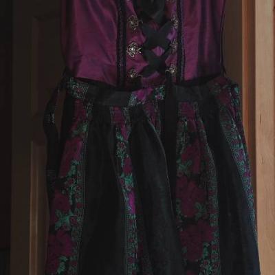DIRNDL mit Schurz Ohne Bluse - thumb