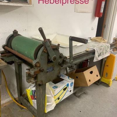 Kniehebelpresse - thumb