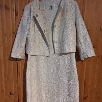 Schönes beig/ goldenes Kleid abzugeben - thumb