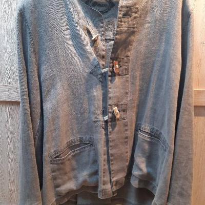 Jacke und Gilet mit "Krawatte", dazu passende Hose - thumb