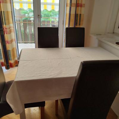 4 Esszimmer-Stühle - Leder-Optik braun, Füsse Buche - thumb