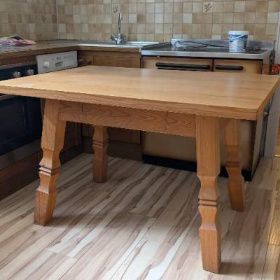 Holztisch mit Schublade - thumb