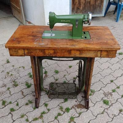 Alte antike Nähmaschine Borletti - thumb