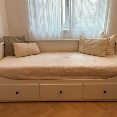 IKEA Hemnes Bett mit Schubladen - thumb