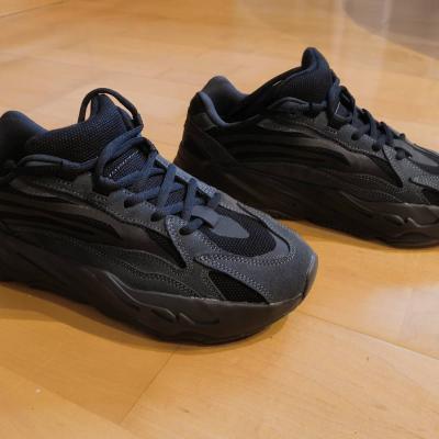 Yeezy Boost 700 V2 'Vanta - thumb